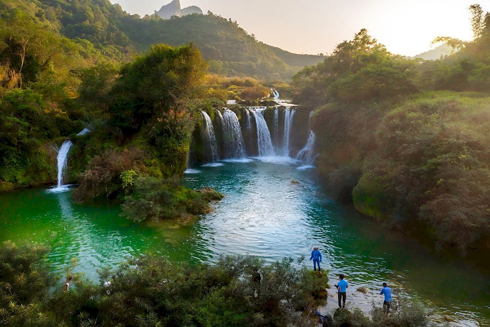 Visitors can hike along the scenic trails along the Quay Son River 